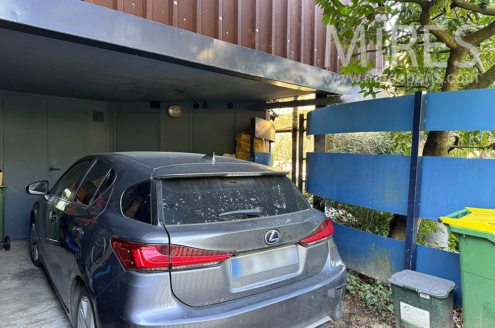 C2267 – Garage