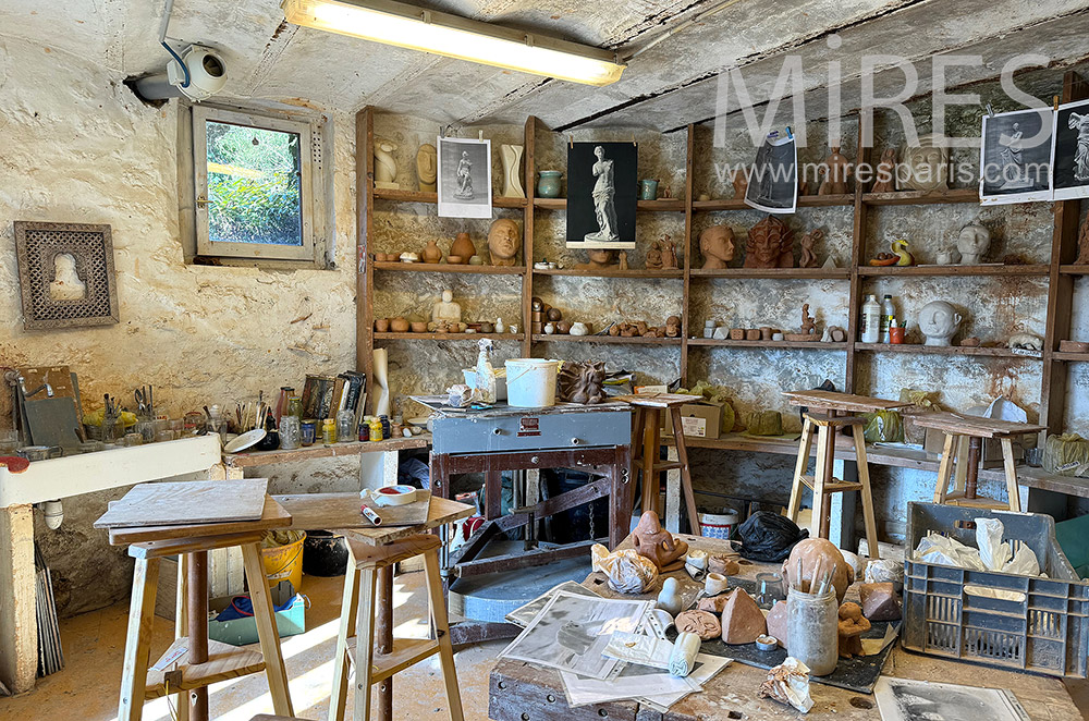 C2268 – Pottery workshop