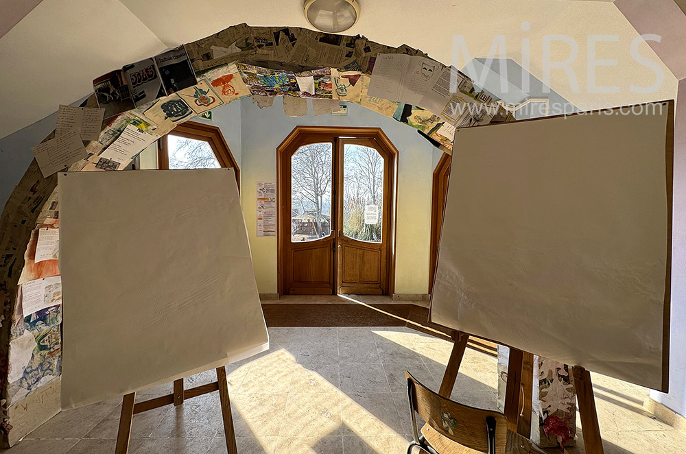 C2268 – Entry and staircase