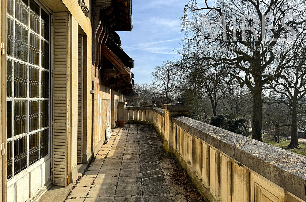 C2268 – Balcony