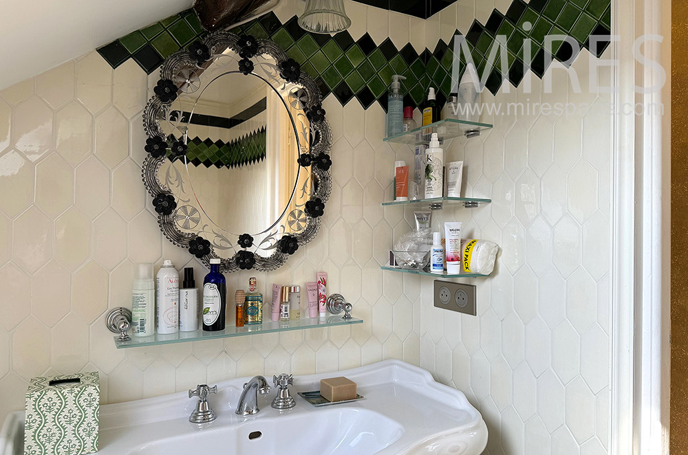C2273 – Bathroom 2