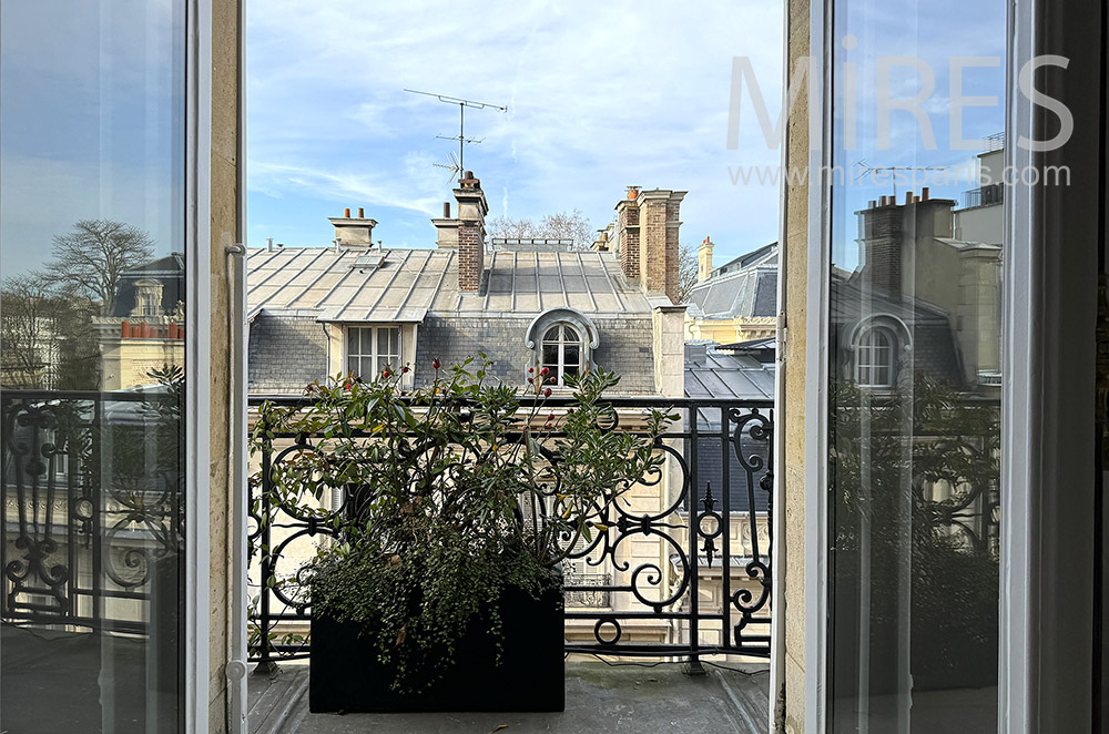 C2275 – Balcony