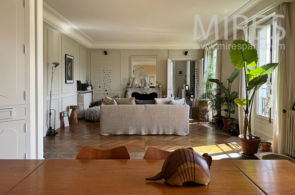 C2286 – Parisian apartment