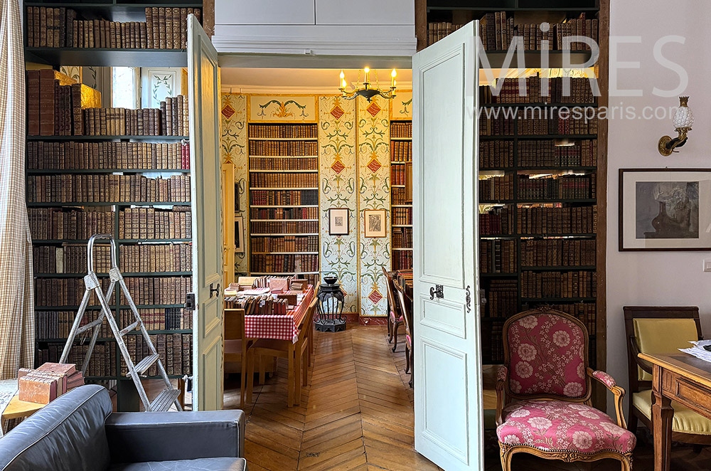 C2283 – Parisian apartment