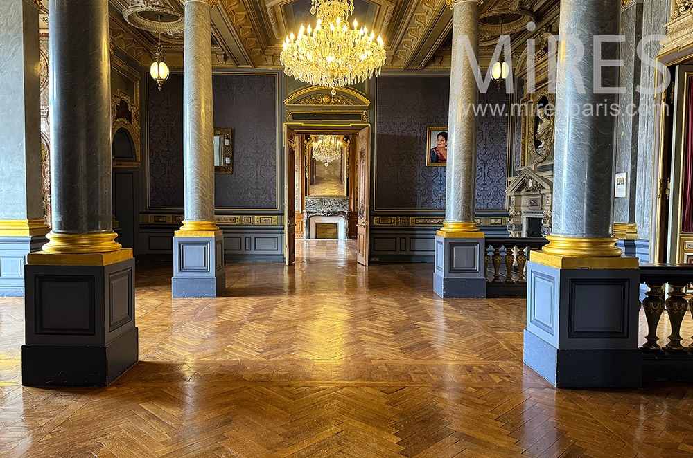 C2276 – Vestibule 1