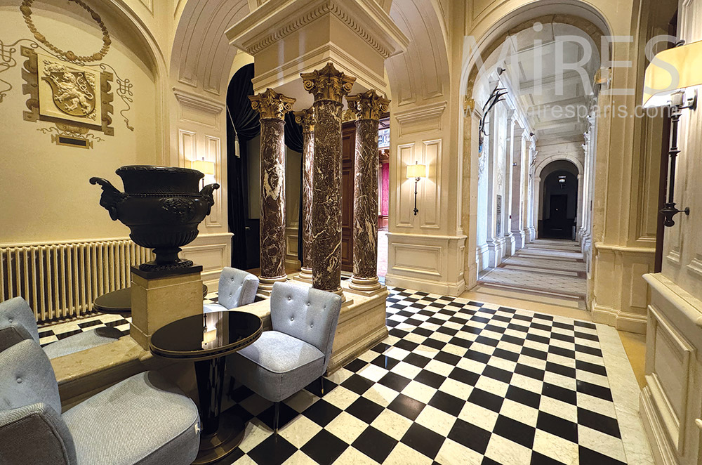 C2276 – Vestibule 2