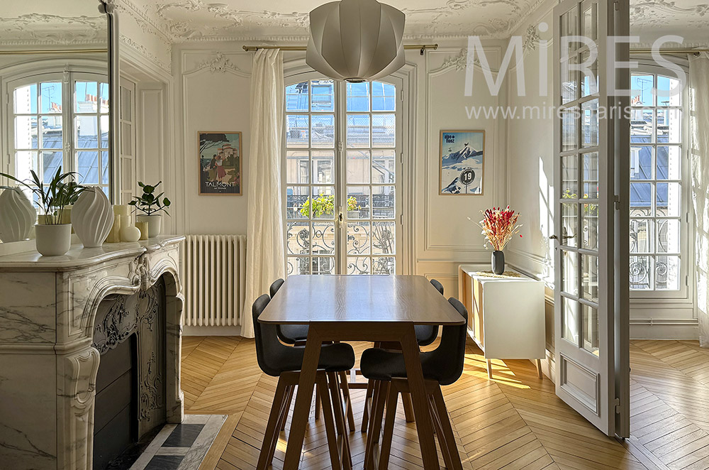 C2279 – Dining room