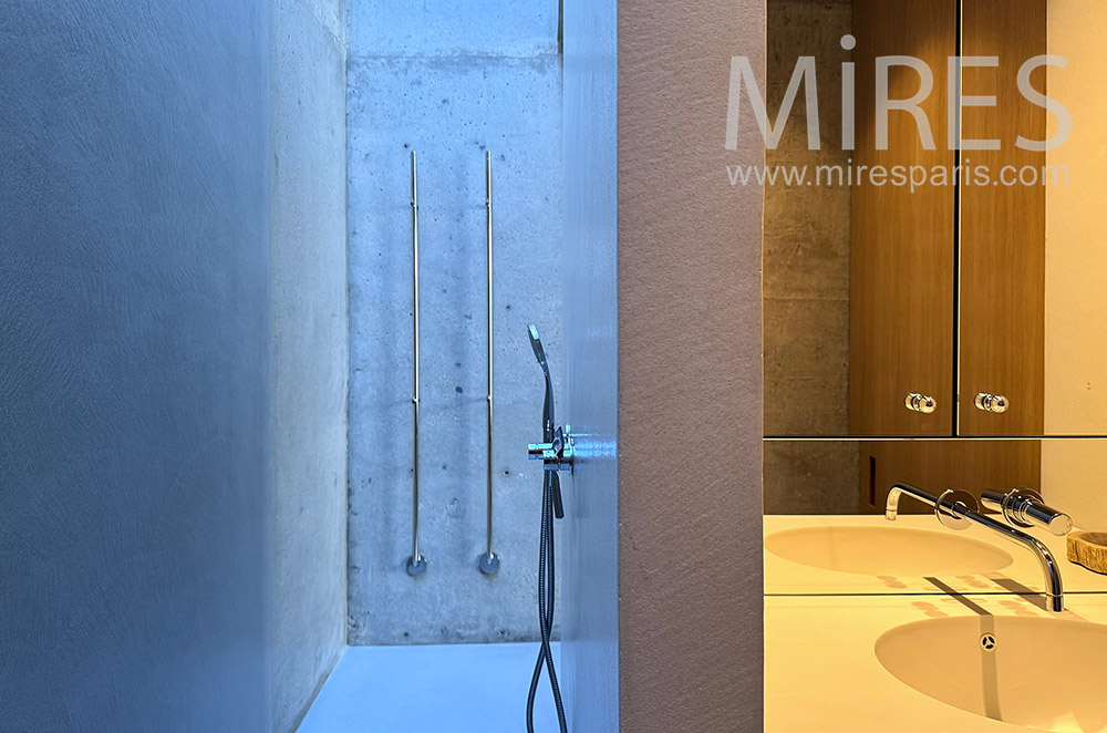 C2280 – Bathroom
