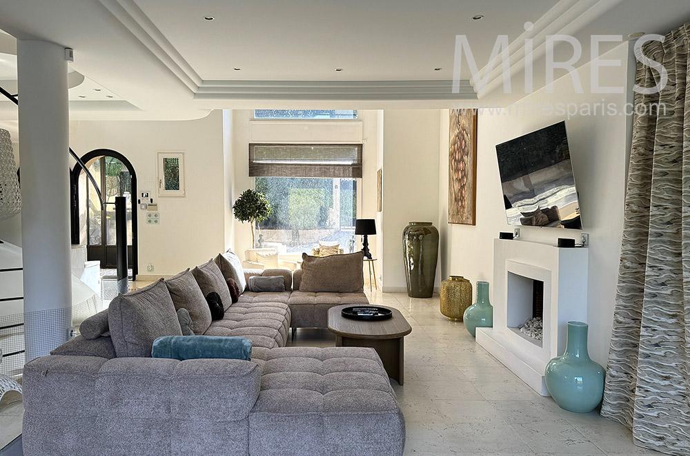 C2281 – Living Room 1