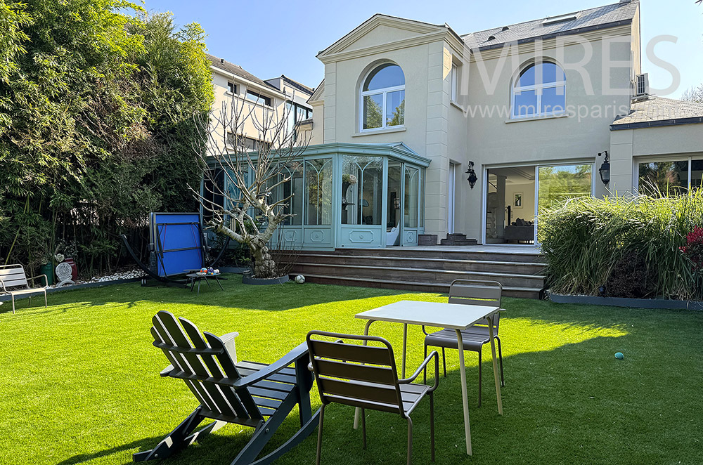 C2281 – Exteriors