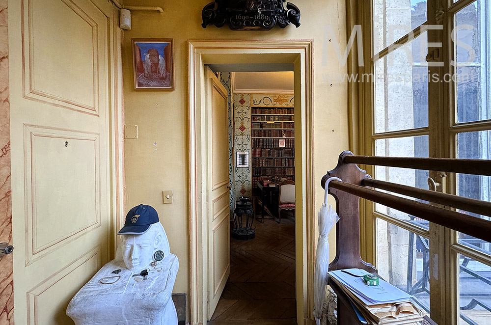 C2283 – Entrance
