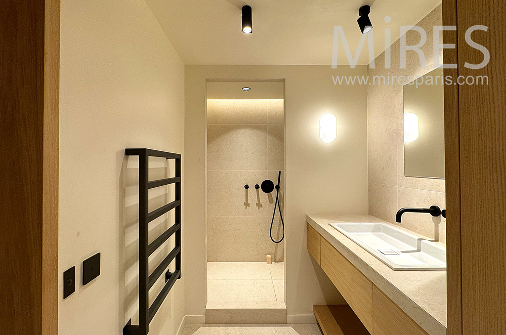 C2285 – Bathroom 1