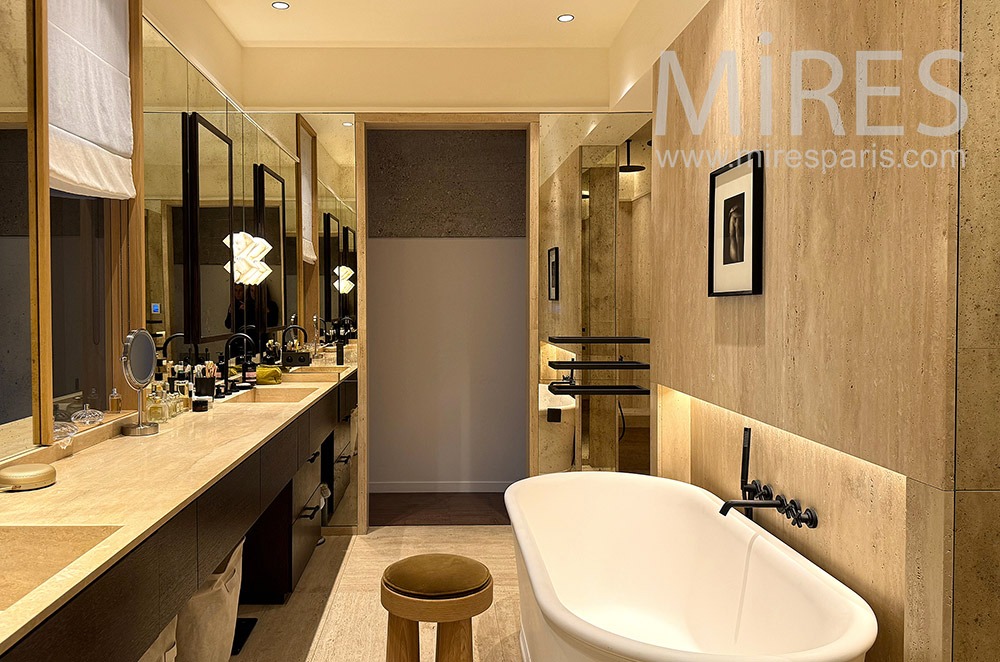 C2285 – Bathroom 2