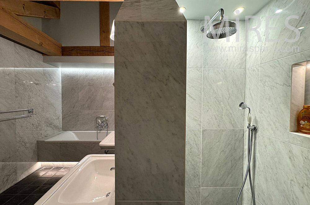 C2288 – Bathroom 3