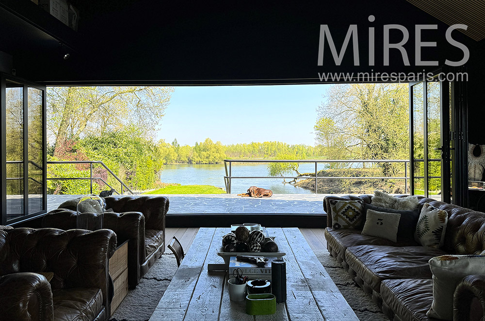 C2289 – Living room
