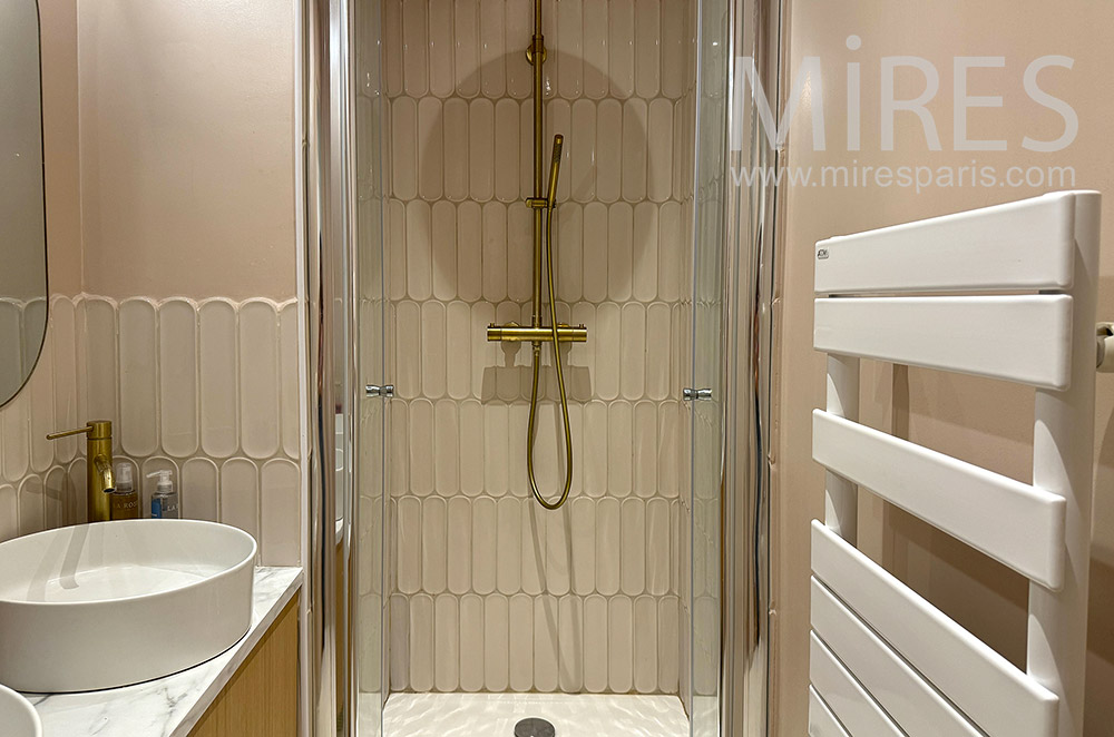C2290 – Bathroom 1