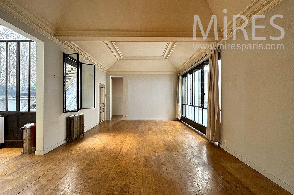 C2291 – Empty living room