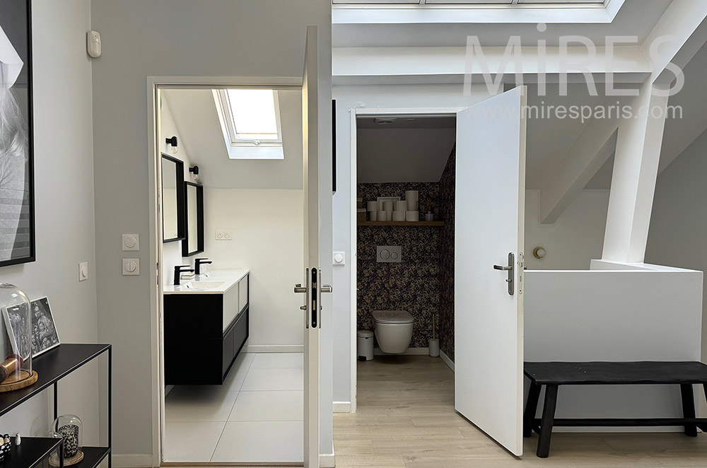 C2293 – Bathroom 2