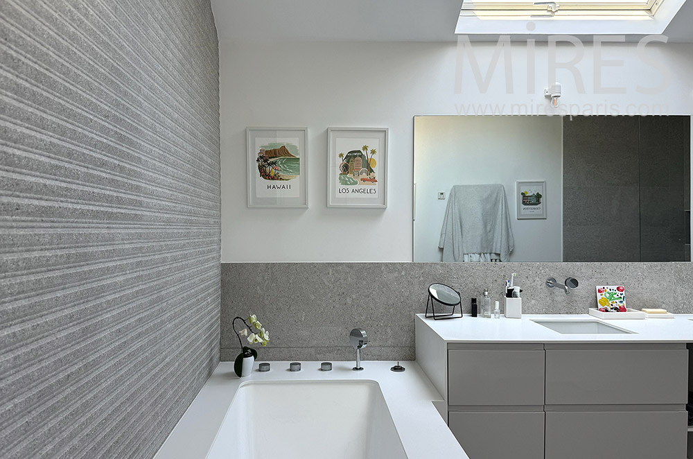 C2293 – Bathroom 1