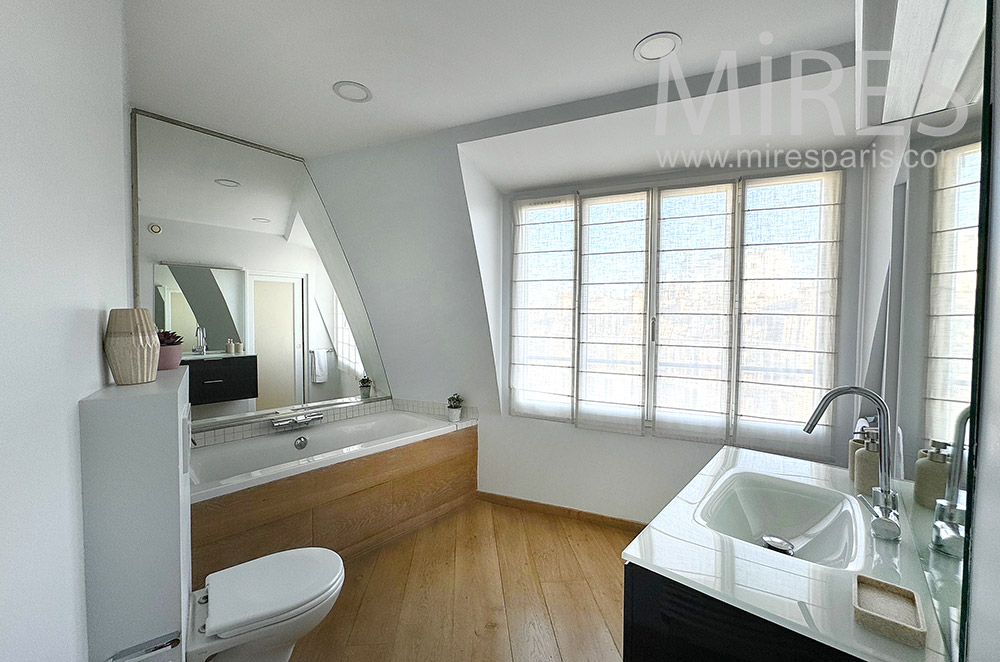 C2294 – Bathroom