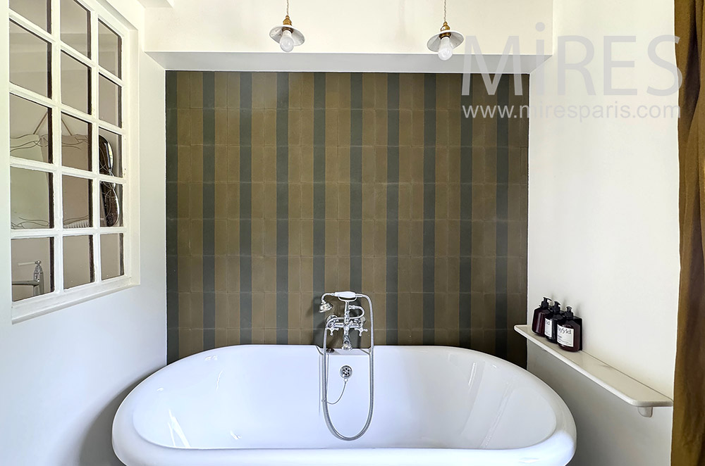 C2298 – Bathroom 1