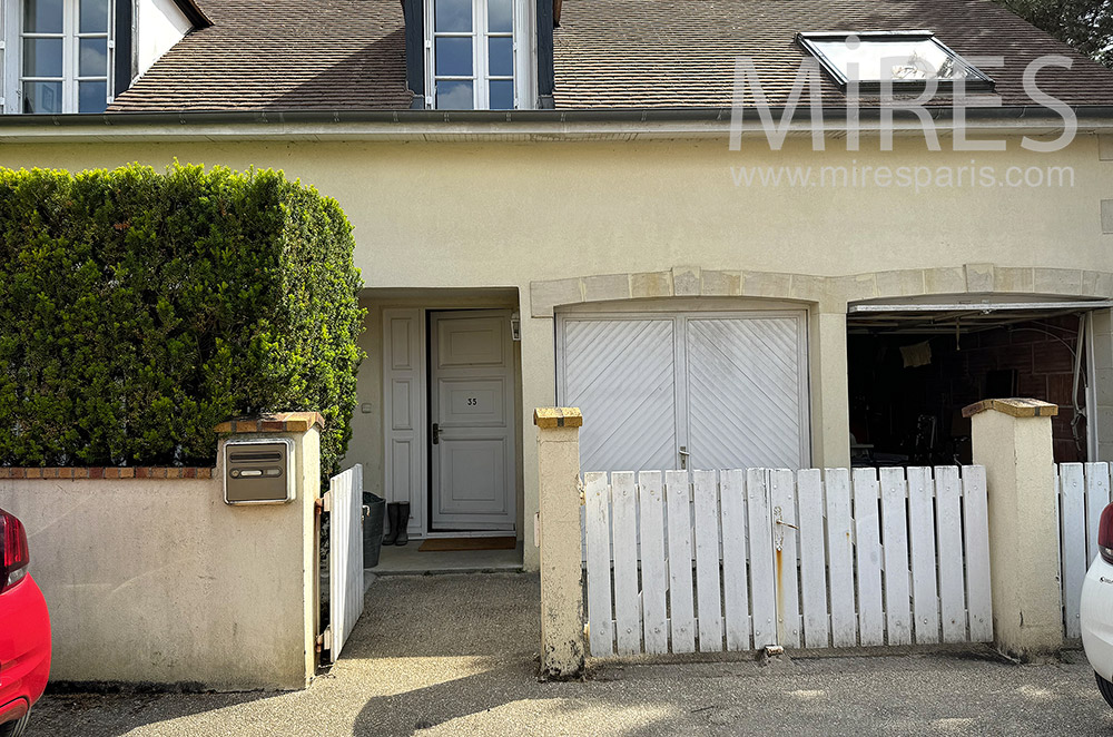 C2301 – City house