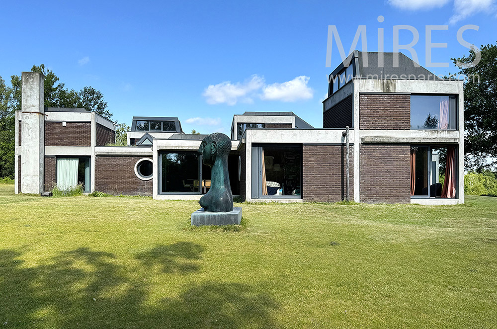 C2299 – Exteriors