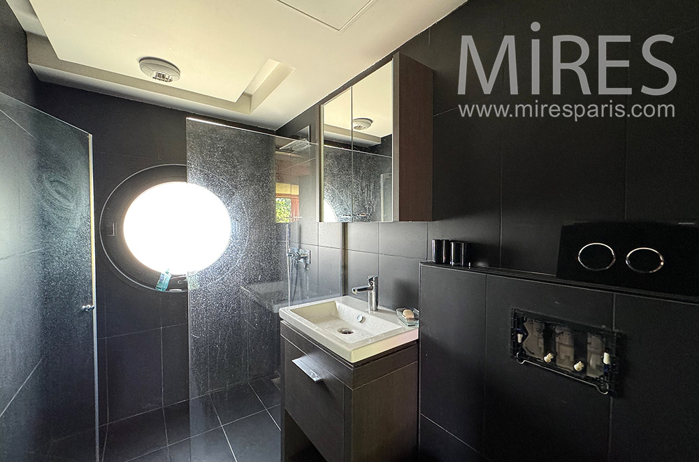 C2299 – Bathroom 2