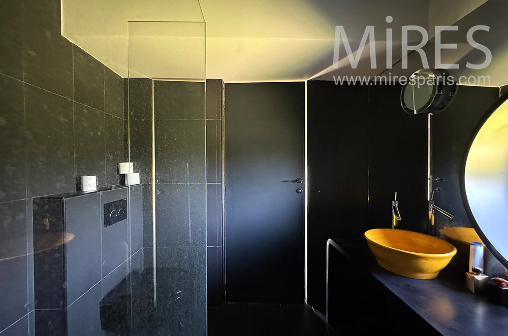 C2299 – Bathroom 1