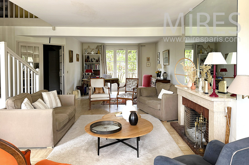 C2301 – Living room
