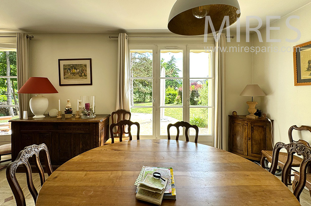 C2301 – Dining room