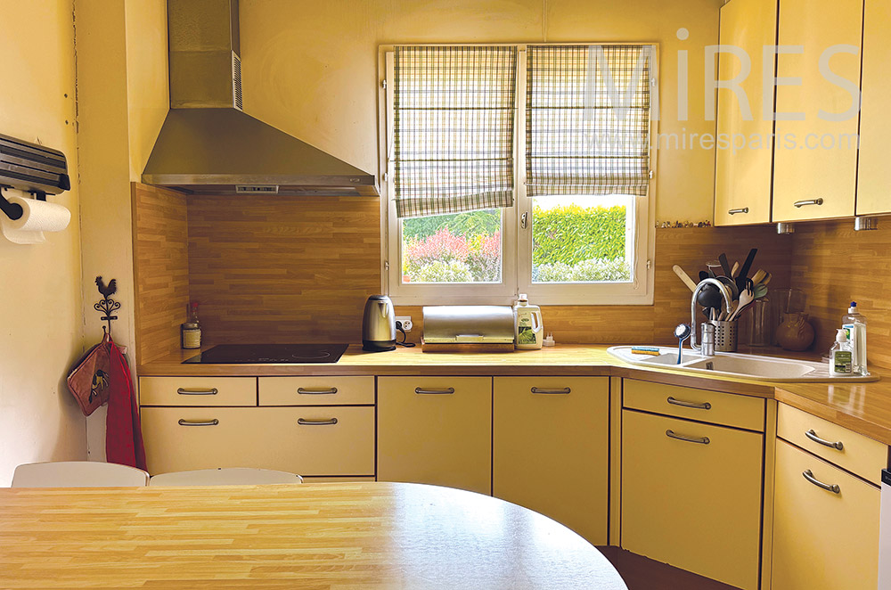 C2301 – Kitchen