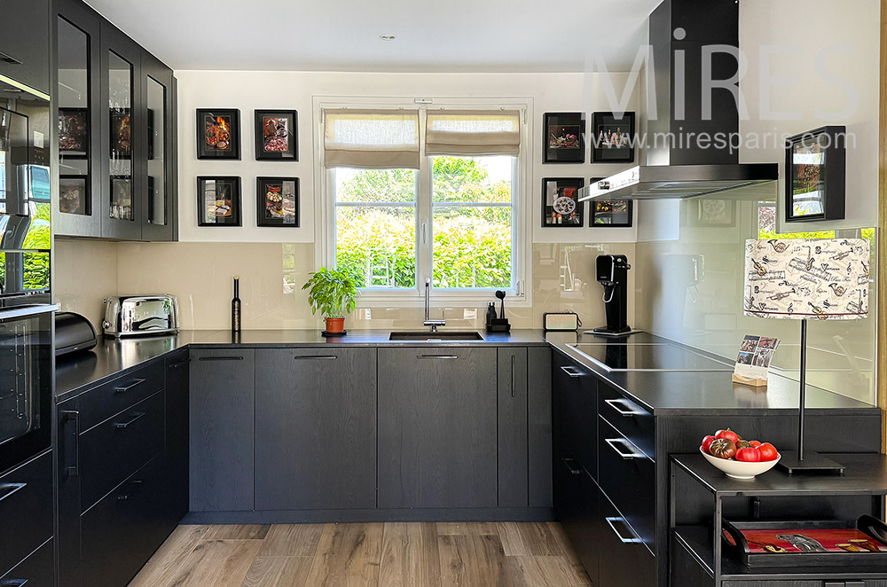 C2302 – Kitchen