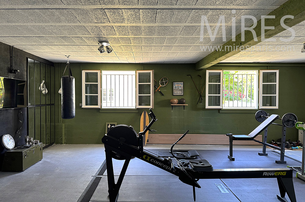 C2305 – Gym