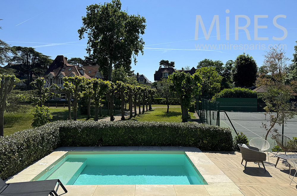 C2305 – Piscine