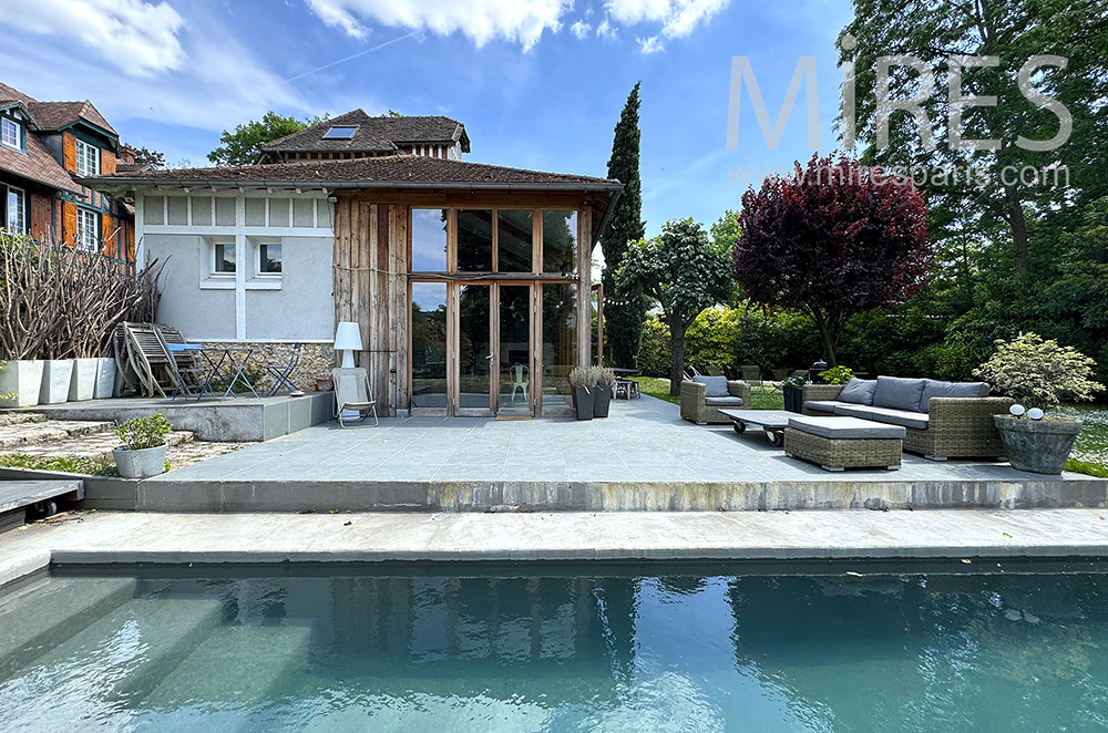 C2307 – Piscine