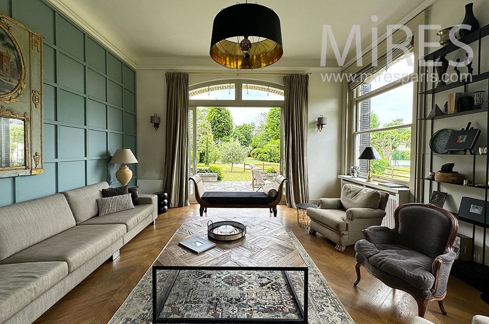 C2310 – Living room