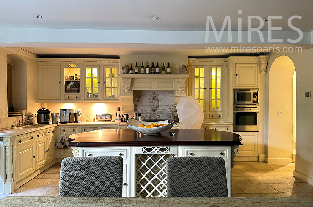 C2313 – Kitchen