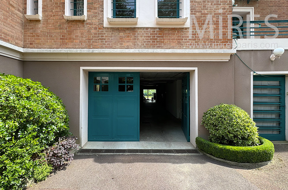 C2314 – Garage