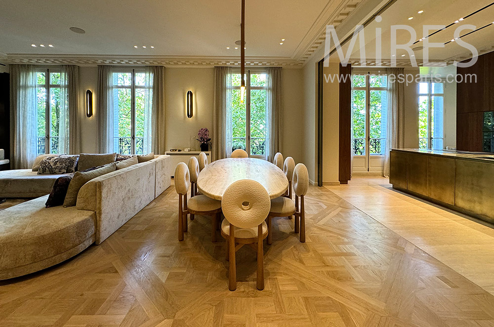 C2333 – Parisian apartment