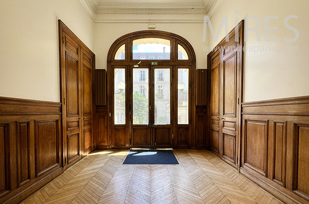 C2326 – Entrance
