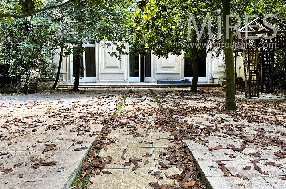 C2326 – Exteriors