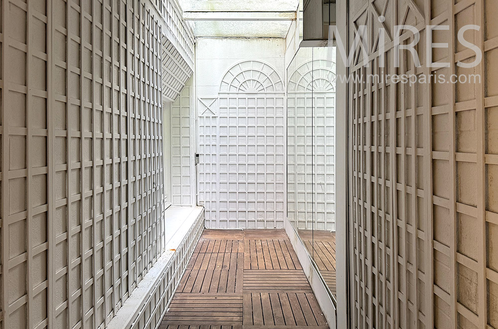 C2326 – Corridor