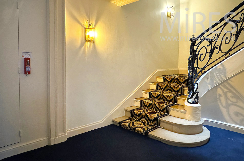 C2326 – Staircase 3