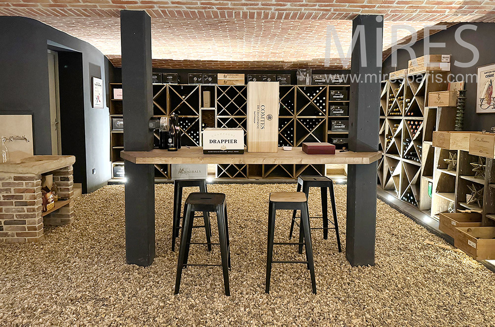 C2329 – Cave à vin