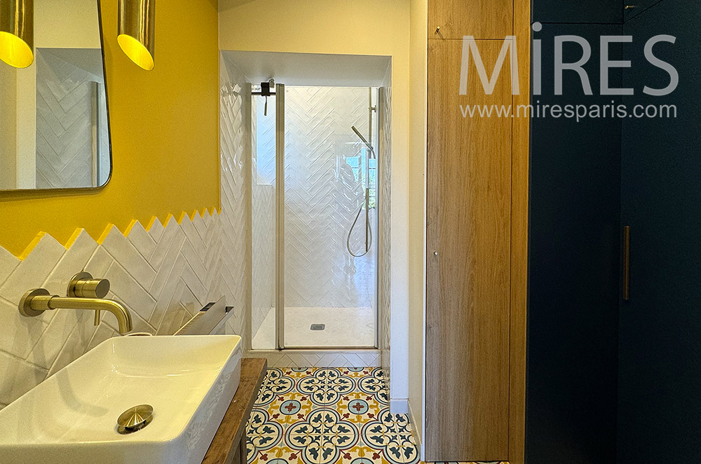 C2334 – Bathroom 1