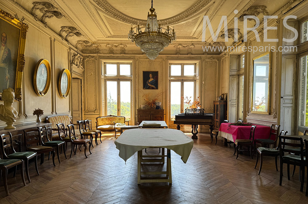 C2335 – Living Room 1
