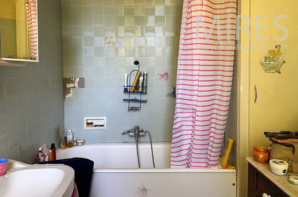 C2335 – Bathroom 1