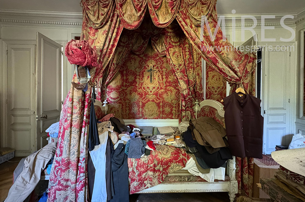 C2335 – Bedroom 6