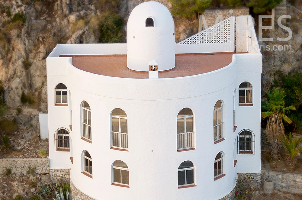 C2344 – Villa sur la mer
